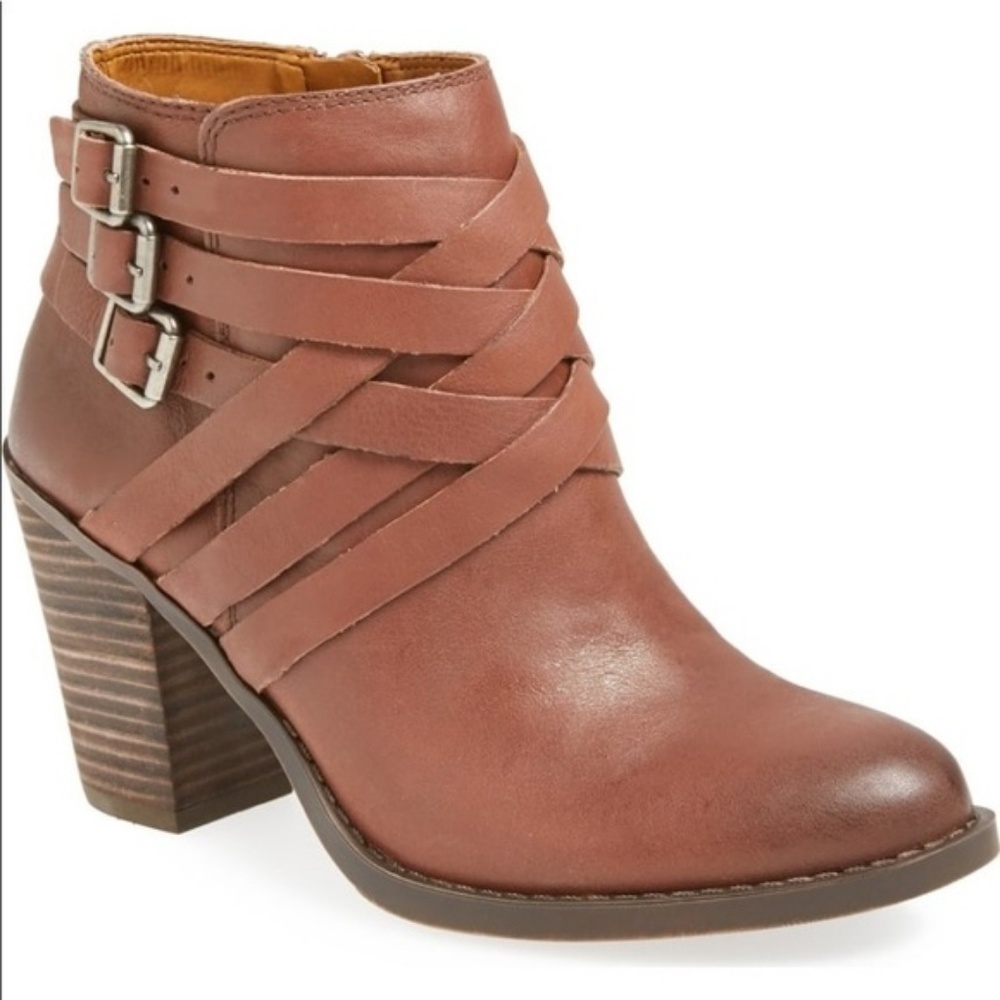 Lucky Brand Elwood leather heeled bootie in cognac
